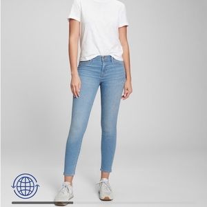 Gap favorite jeggings 4/27